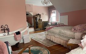 Wakamow Heights Bed And Breakfast